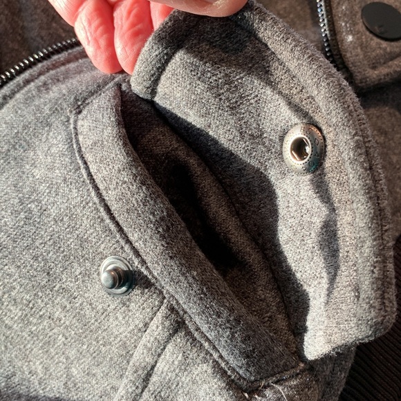 Burton vest - Picture 8 of 9